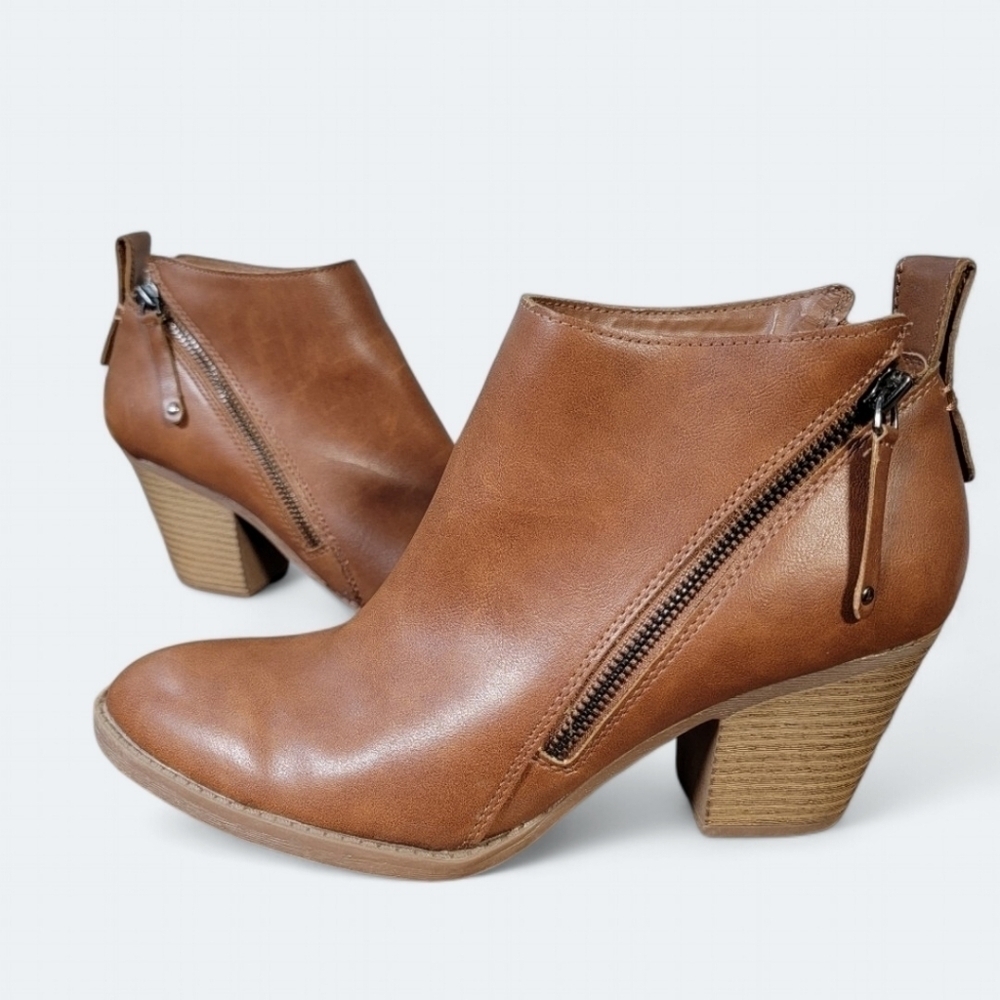 DV Dolce Vita Jamison Vegan Leather Double Zip Ankle Boots Size 9.5